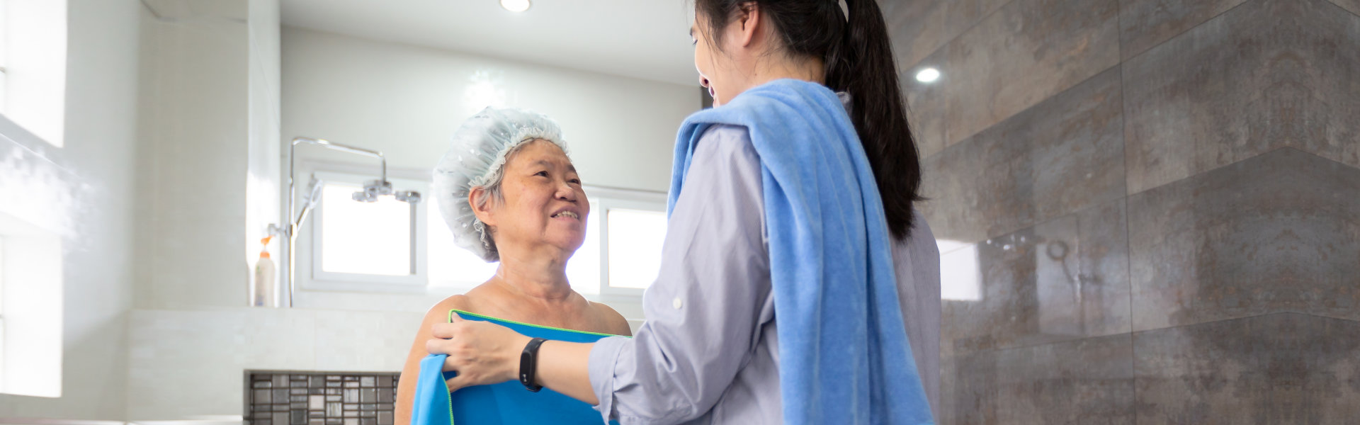 woman bathing elderly